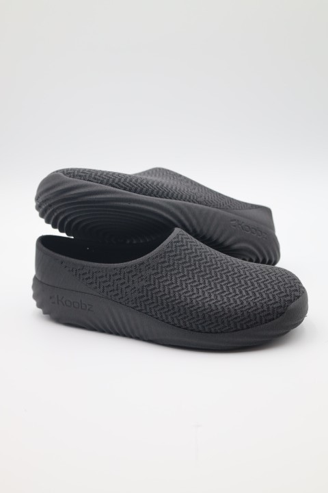 The Shoe, black — the pair
